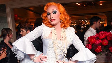 michael abbott jinkx monsoon|Jinkx Monsoon’s Husband: Meet The ‘Drag Race’。